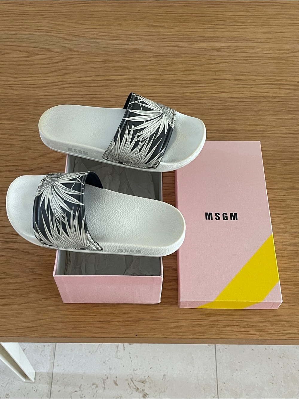 MSGM Palm Print Pool Slide Sandals Size 38 / US 7.5-8